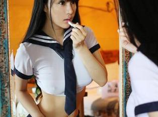 美媛馆 – 刘飞儿Faye最新圣诞写真:每一帧都带着温暖,像阳光洒在胃里,瞬间满足!