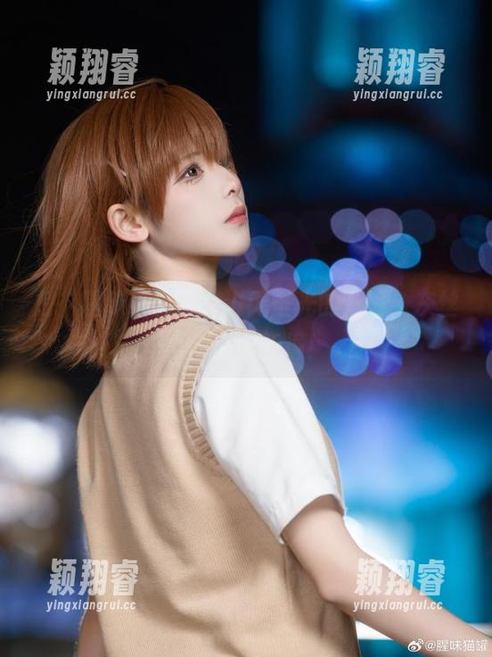 把“腥味猫罐”装进无圣光的画廊，灰丝再创惬意新境！