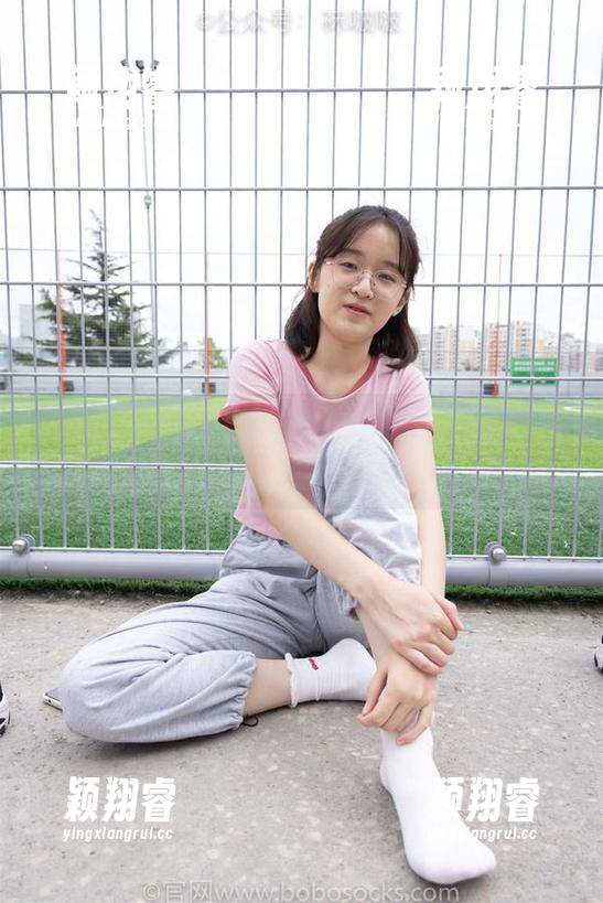 袜啵啵-瑶瑶 袜啵啵 - 瑶瑶的作品:水手服与青春的海浪,来吧,一起涨潮!
