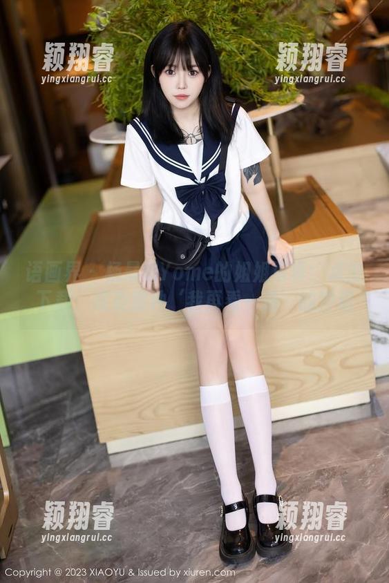 语画界-杨晨晨Yome 语画界 - 杨晨晨Yome的姐姐写真:点击下载,感受那种‘我再看一遍’的冲动