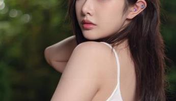 新图上架,雯妹不讲道理黑丝半腿!那丝袜的光泽真是人间绝色!