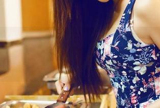 青豆客 – 施忆佳学妹的魅力大公开，作品集可以下载，但心要放好！